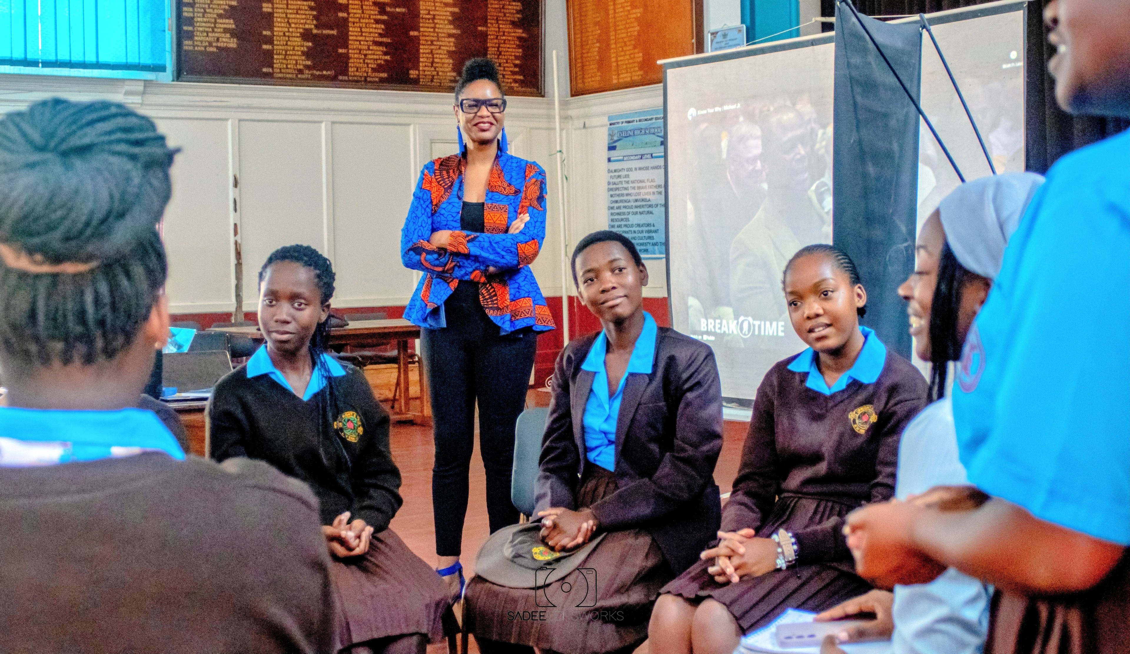 Le'Kedra Robertson leading a group discussion with students in Zimbabwe